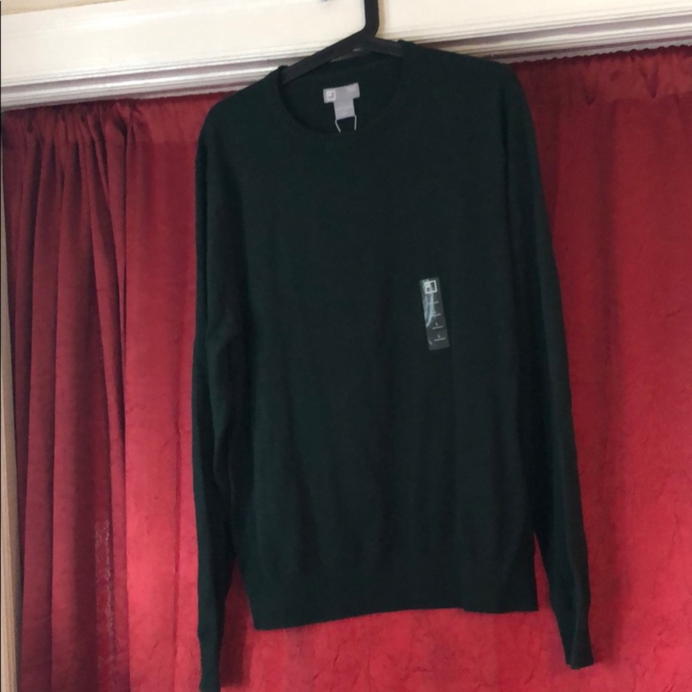 New with tags JCP crewneck sweater, Large.